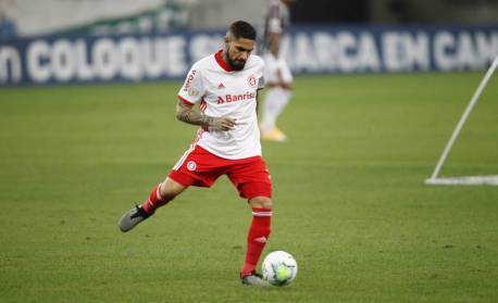 Acerto com o Fluminense não é prioridade para ex-atacante do Flamengo