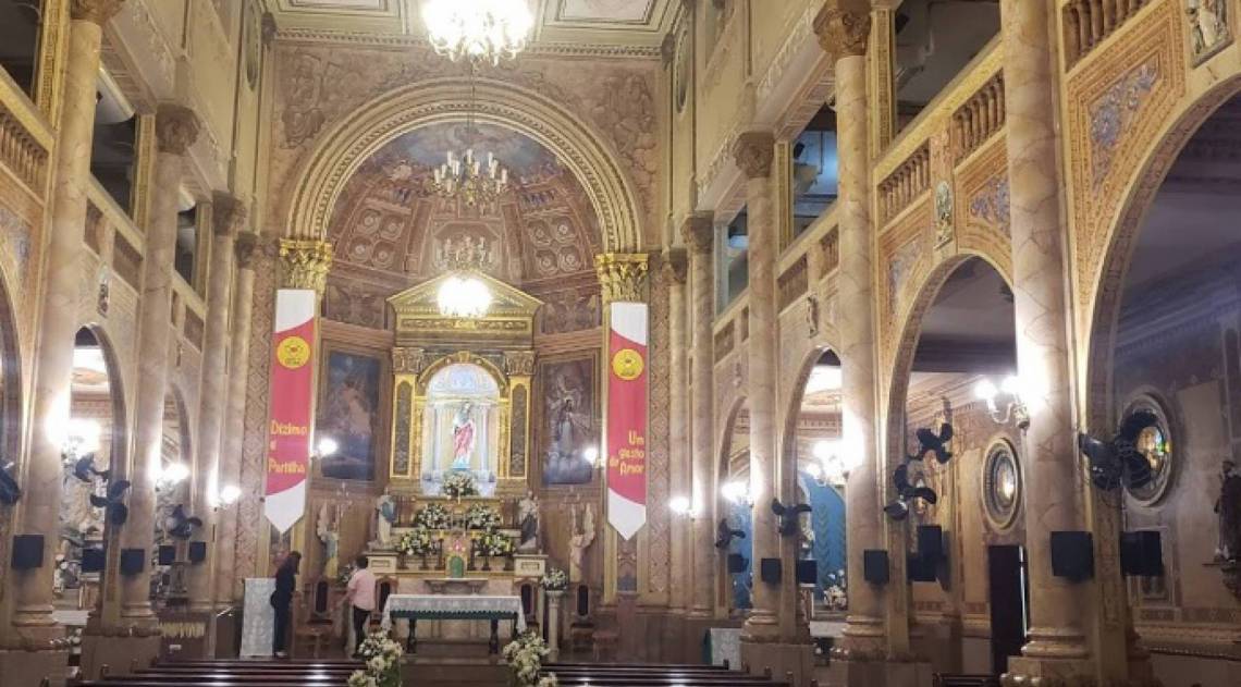 Igreja fica localizada na Rua Carolina Santos, no Méier, Zona Norte - Google / Reprodução 