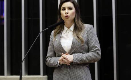 PEC que proíbe aborto legal pode ser votada pela CCJ da Câmara nesta terça-feira