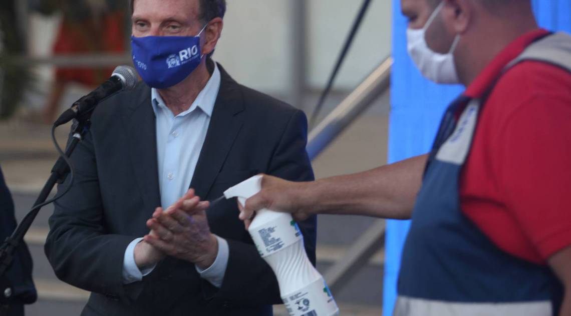 Rio, 18/08/2020  - COVID 19 - NOVO CORONAVIRUS - Coletiva com o prefeito da cidade do Rio de Janeiro, Marcelo Crivela.  e os secrearios de trasporte, Paulo Jobim e a sec. de educacao Talma Romero. Riocentro, Jacarepagua. zona oeste do Rio.  Na Foto . novo coronavirusrio. Foto: Ricardo Cassiano/Agencia O Dia