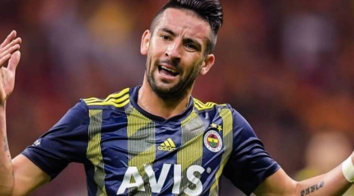 Isla está próximo de ser anunciado como reforço do Flamengo - Divulgação