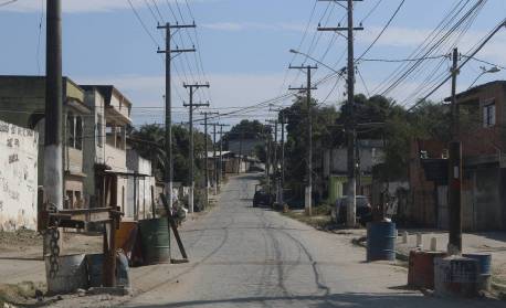 Dupla morre após encurralar PMs no Complexo do Salgueiro, em São Gonçalo