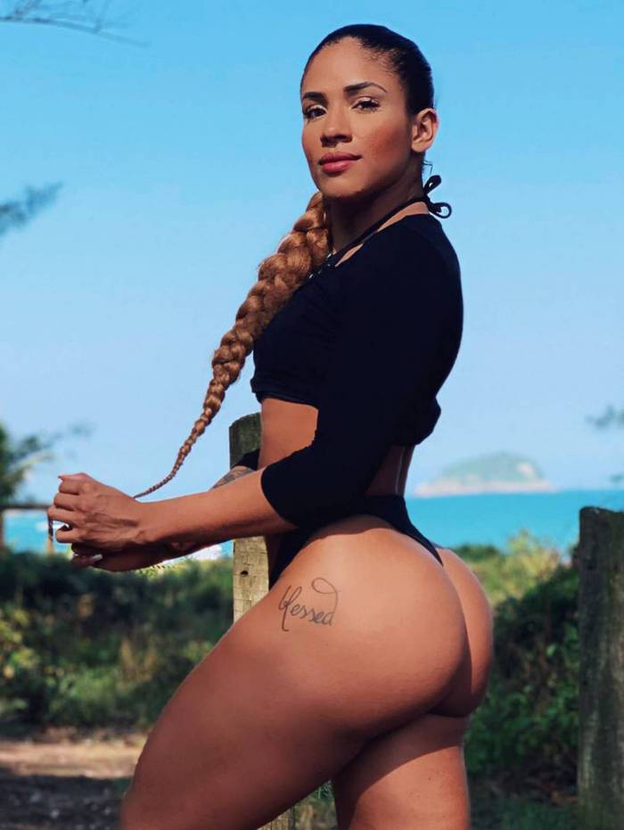 Dhullyana Dutra
