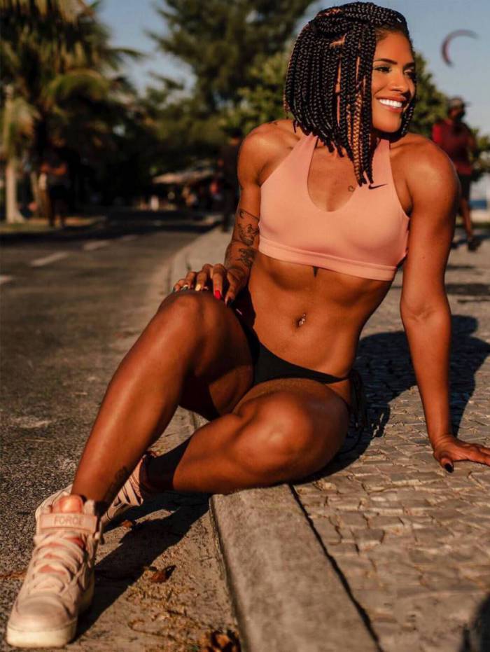 Dhullyana Dutra
