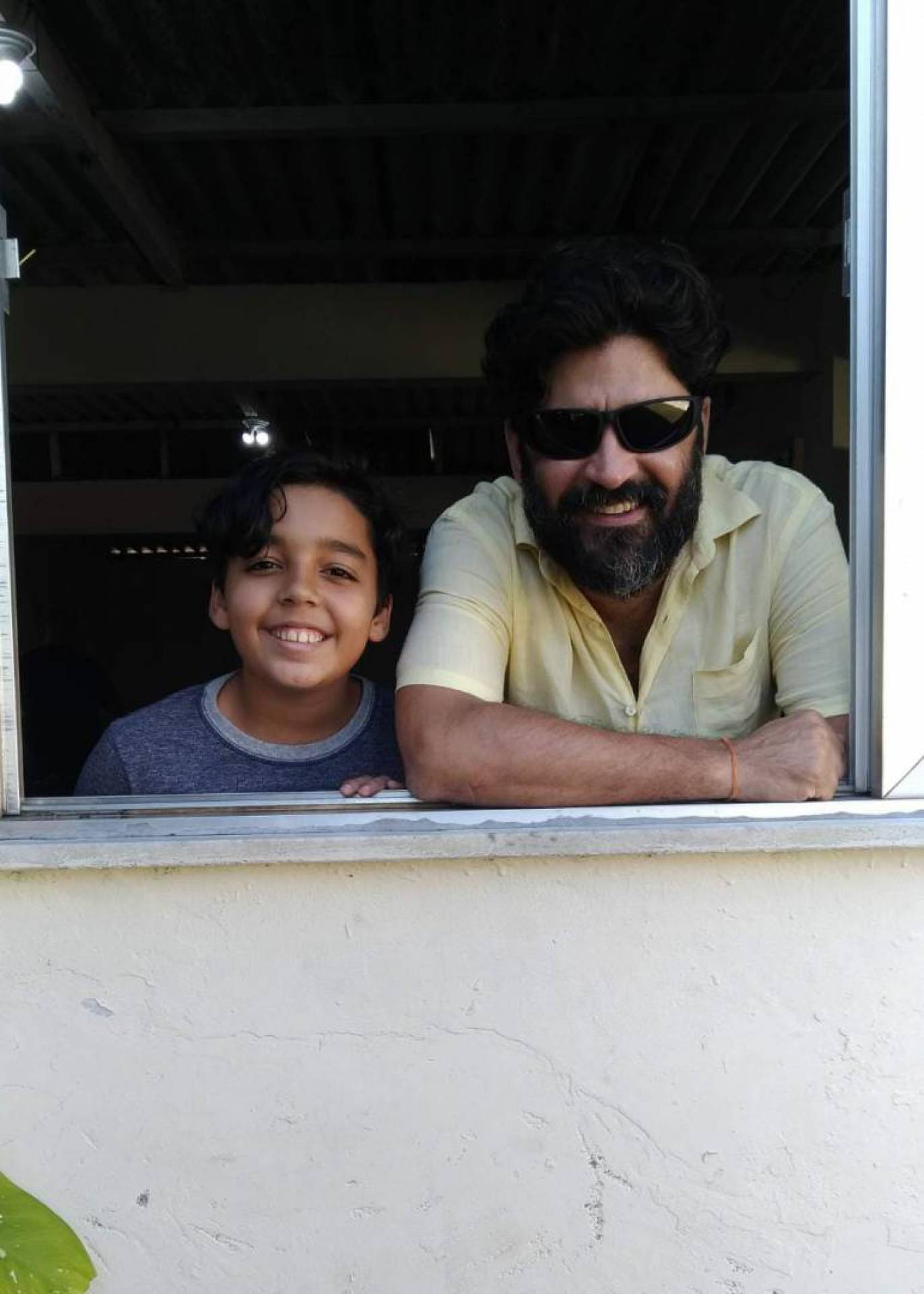 Ator mirim Pablo Barros nos bastidores da série - Divulgação