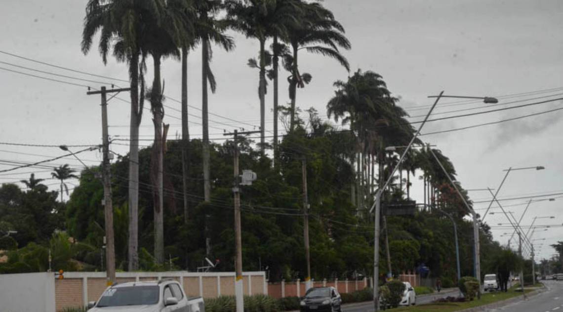 A planície em que Campos está localizada favorece o deslocamento de ventos fortes durante tempestades - Divulgação prefeitura de Campos