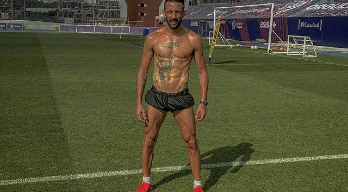 Novo reforço do Flamengo, Maurício Isla aproveita os últimos dias livres para manter a forma física - Divulgação