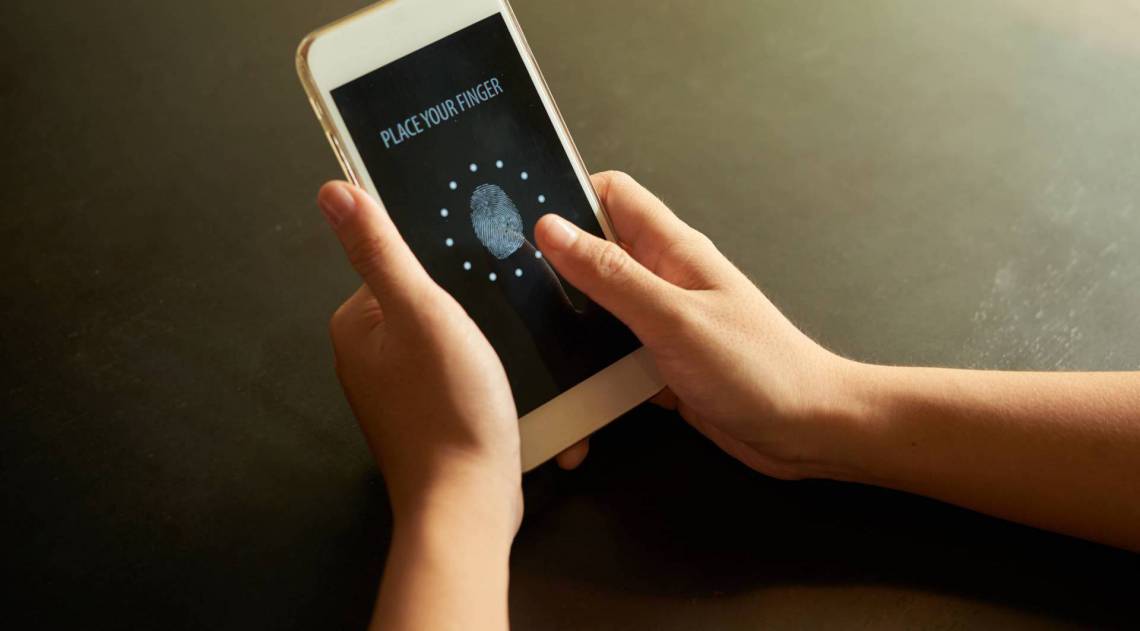 Leitor de impressão digital pode ser usado para preencher senha - Freepik