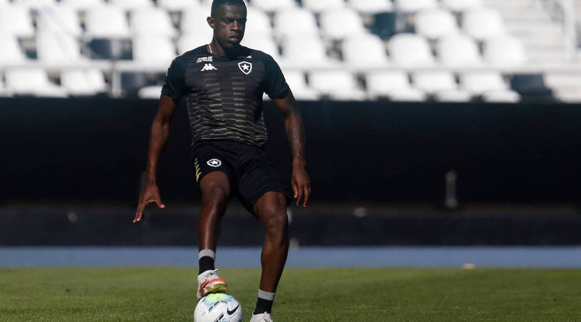 Revelado no clube, o zagueiro Marcelo Benevenuto é um dos destaques do setor defensivo do Botafogo