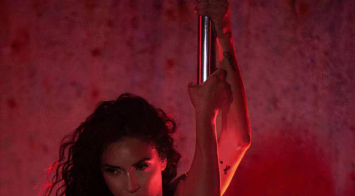 Daya Luz em cenas do clipe 'Criminosa': ideia da cantora é lançar uma música por mês até o fim do ano
