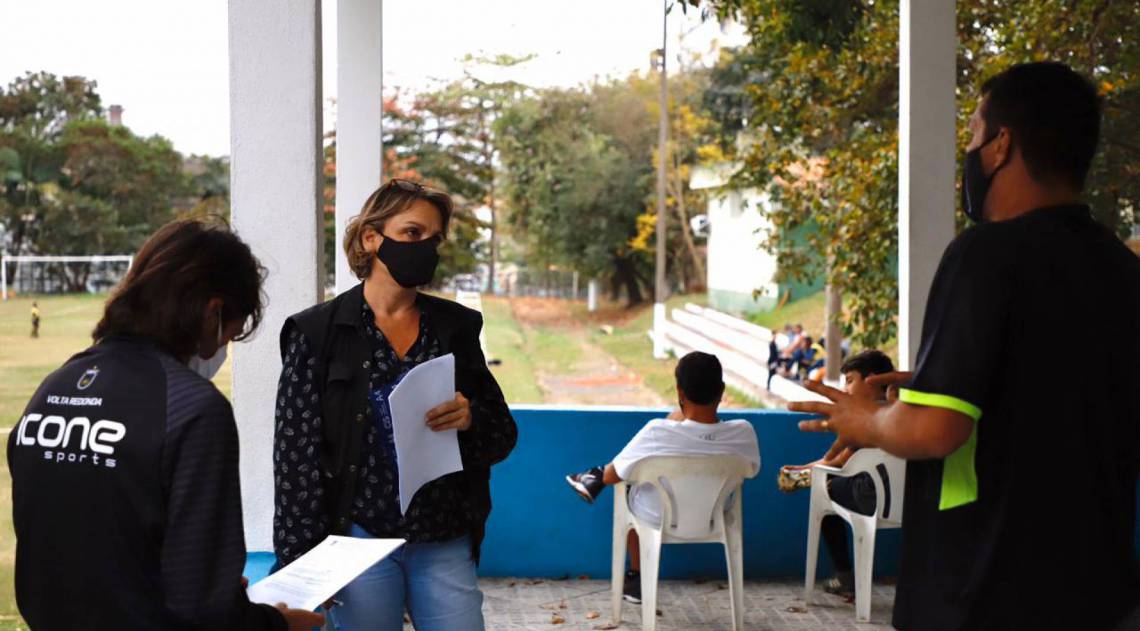 Força tarefa notifica escolinha de futebol no bairro Rústico