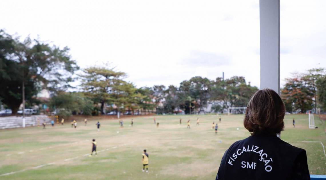 Força tarefa notifica escolinha de futebol no bairro Rústico - Felipe Carvalho