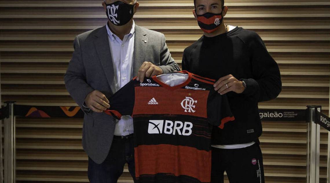 Marcos Braz ao lado de Mauricio Isla - Alexandre Vidal