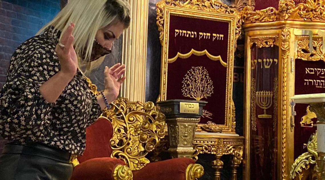 Ex-Miss Bumbum Ana Paula Santos agora é pastora e se chama Ana Akiva