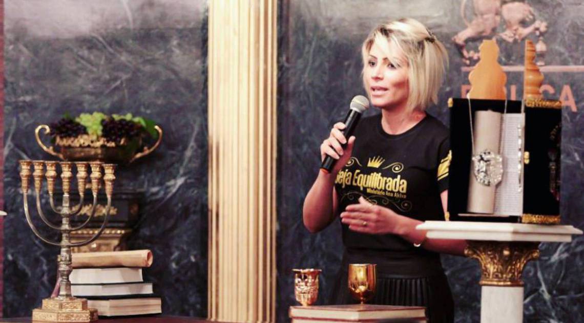 Ex-Miss Bumbum Ana Paula Santos agora é pastora e se chama Ana Akiva