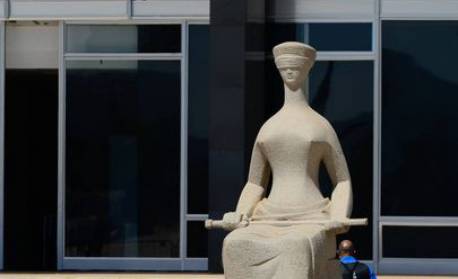 STF aprova extensão de licença-maternidade para servidor federal pai solteiro