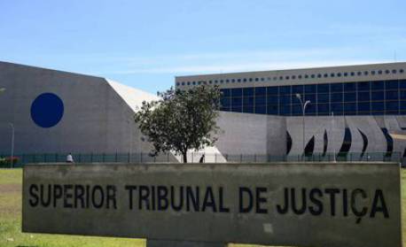 CNJ pede explicações sobre norma que proíbe uso de cropped no STJ