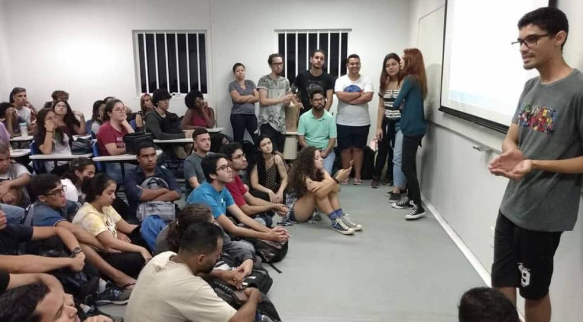 Alunos já se reuniam regularmente no Diretório de Centro Estudantil para discutir a provável mudança  