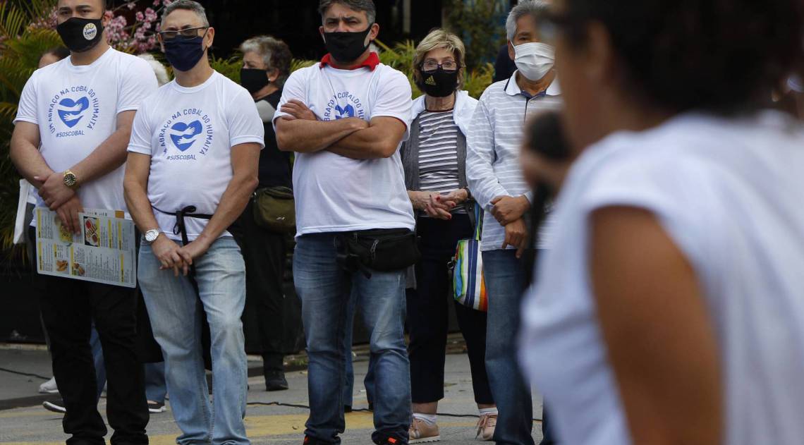 Rio de Janeiro 27/08/2020 - Foi realaizado um ato de abraco em torno do Mercado da Cobal no HumaitÃ¡. Foto: Luciano Belford/Agencia O Dia