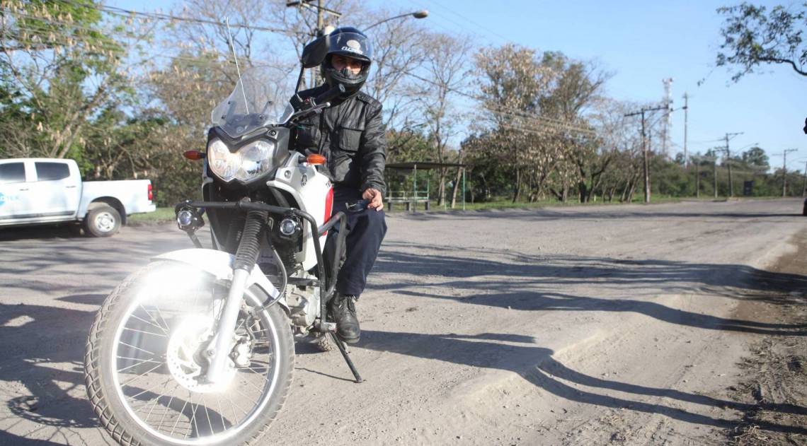 Rio, 27/08/2020 - ESPECIAL - Ruas sem pavimentacao no polo industrial de Santa Cruz, zona oeste do Rio. Na foto Raphael Martins. Foto: Ricardo Cassiano/Agencia O Dia