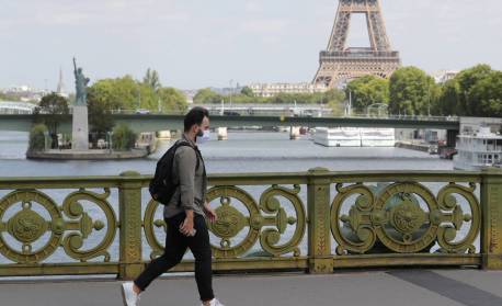 'Passe sanitário' entra em vigor na França para conter aumento de casos de Covid-19