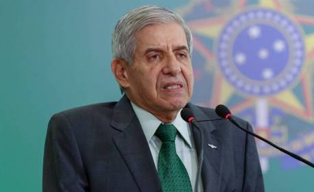 Após associar Centrão a 'ladrões', general Heleno diz que bloco não existe