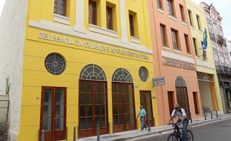 Homem é preso por estuprar duas crianças e divulgar as imagens na deep web