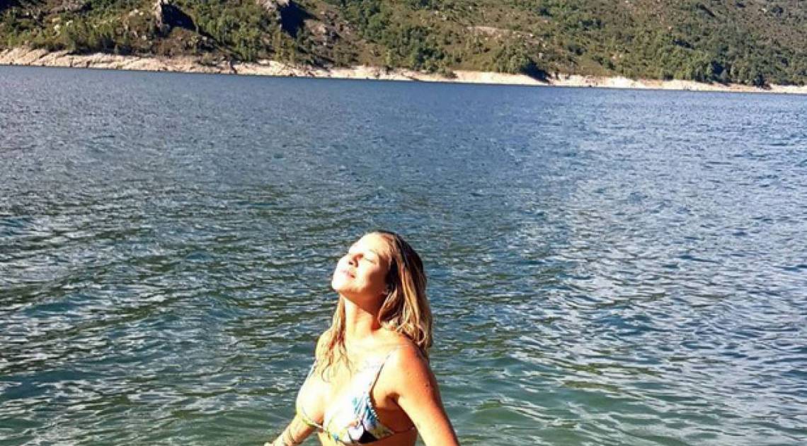 Luana Piovani curte último dia de férias