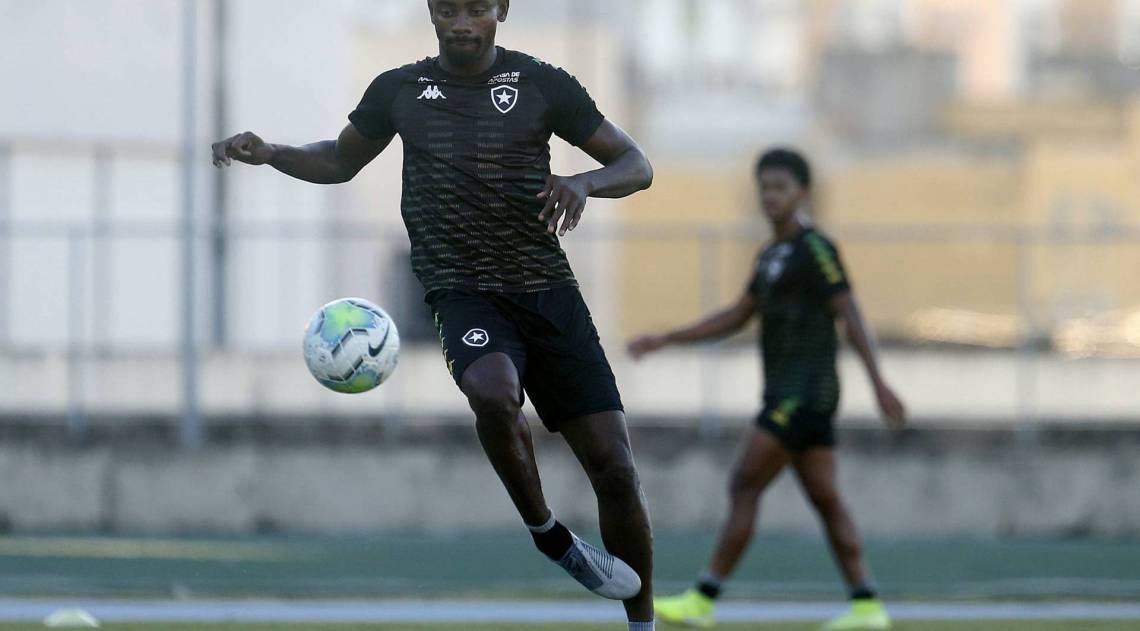 Kalou, atacante do Botafogo