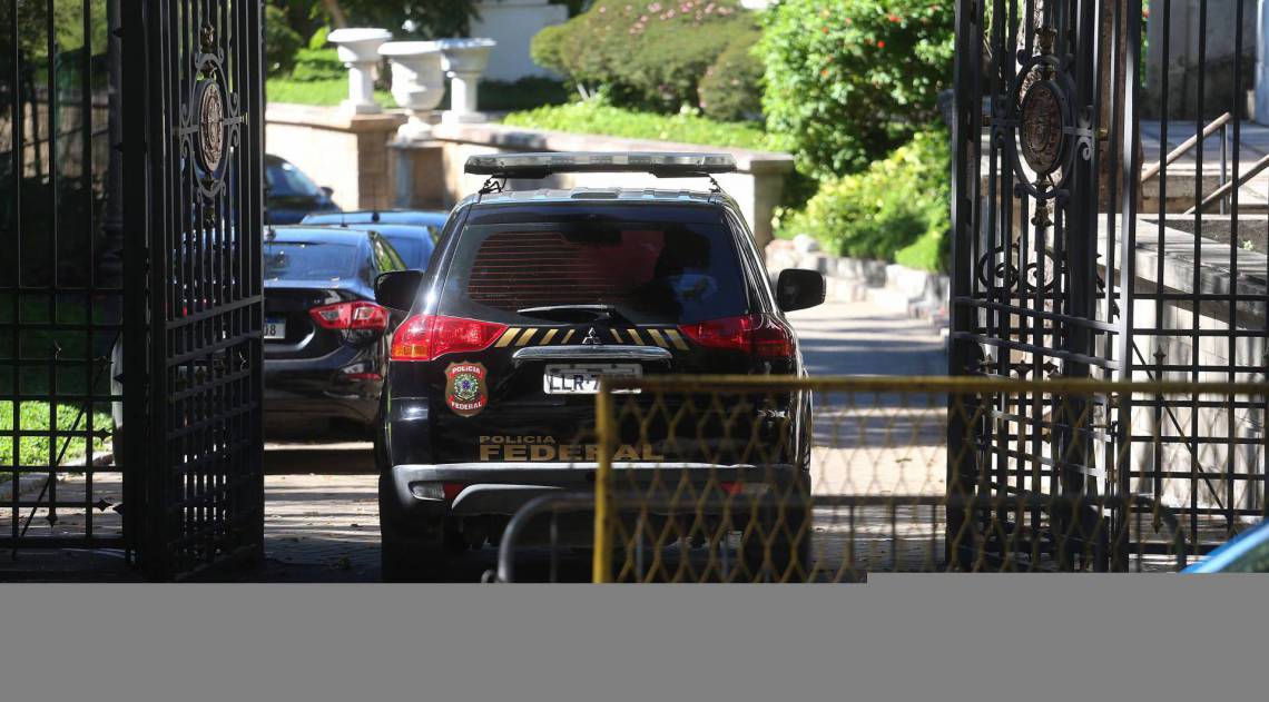 Rio,28/08/2020-LARANJEIRAS, Policia Federal faz buscas na casa de Wilson Witzel no Palacio Laranjeiras, STJ afasta Witzel do governo do Rio por suspeitas de participar em esquema de corrupção na saúde. Na foto, chegada de Queiroz no aeroporto de Jacarepagua.Foto: Cleber Mendes/Agência O Dia