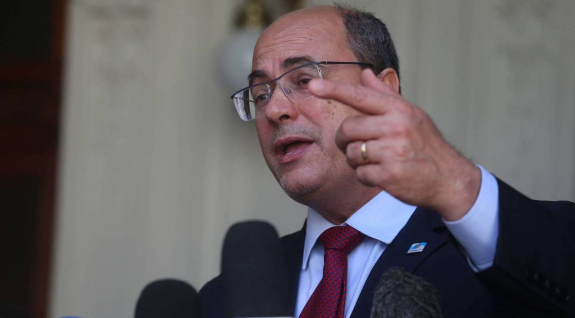 Rio,28/08/2020-LARANJEIRAS, Policia Federal faz buscas na casa de Wilson Witzel no Palacio Laranjeiras, STJ afasta Witzel do governo do Rio por suspeitas de participar em esquema de corrup&ccedil;&atilde;o na sa&uacute;de. Na foto, chegada de Queiroz no aeroporto de Jacarepagua.Foto: Cleber Mendes/Ag&ecirc;ncia O Dia