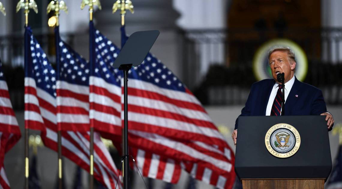 Trump &eacute; vaiado ao prestar homenagem &agrave; ju&iacute;za Ginsburg - AFP