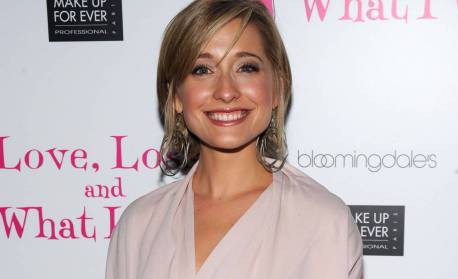 Atriz de 'Smallville' fala pela primeira vez sobre participação em culto sexual