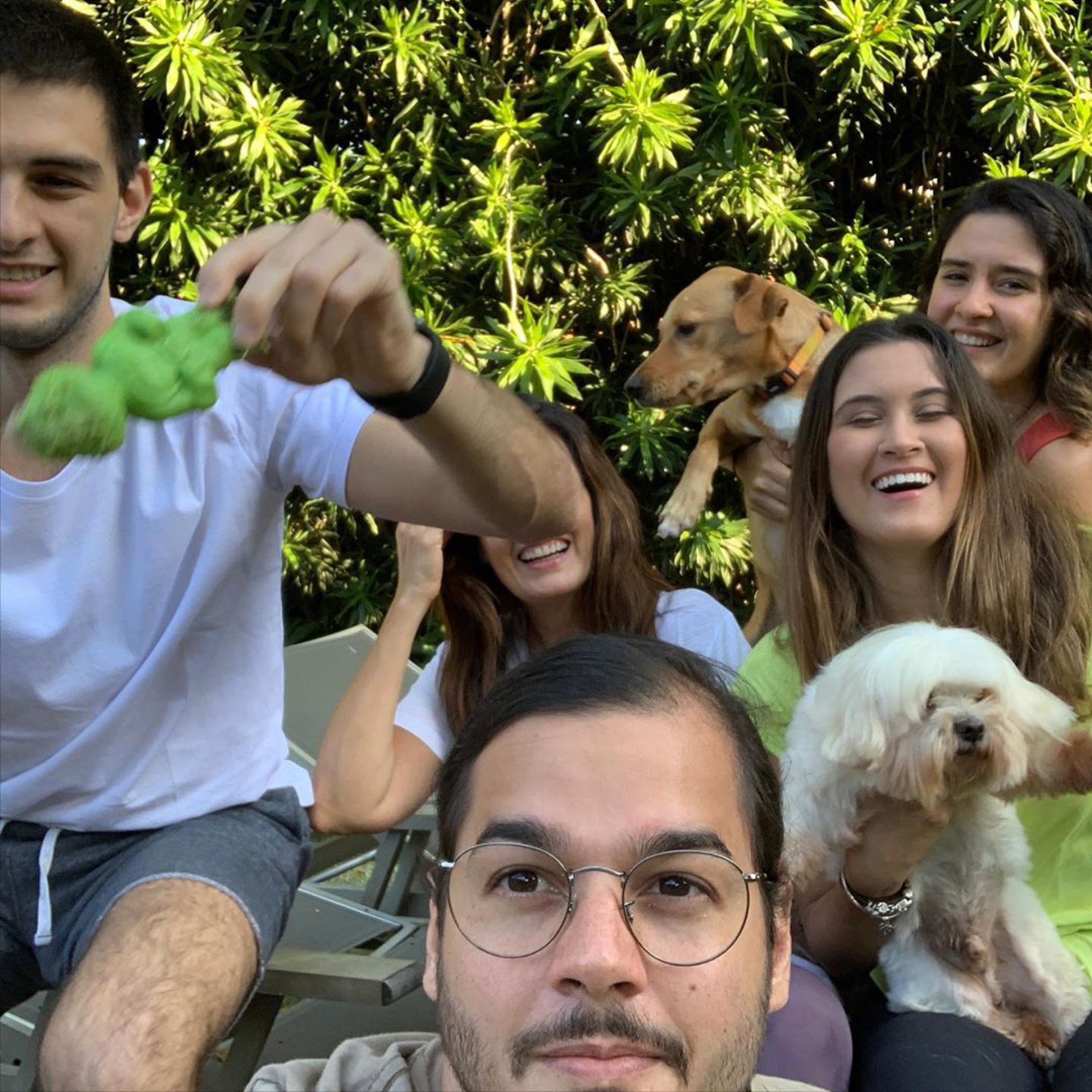 Fátima Bernardes posa com o namorado e os filhos - Reprodução Internet