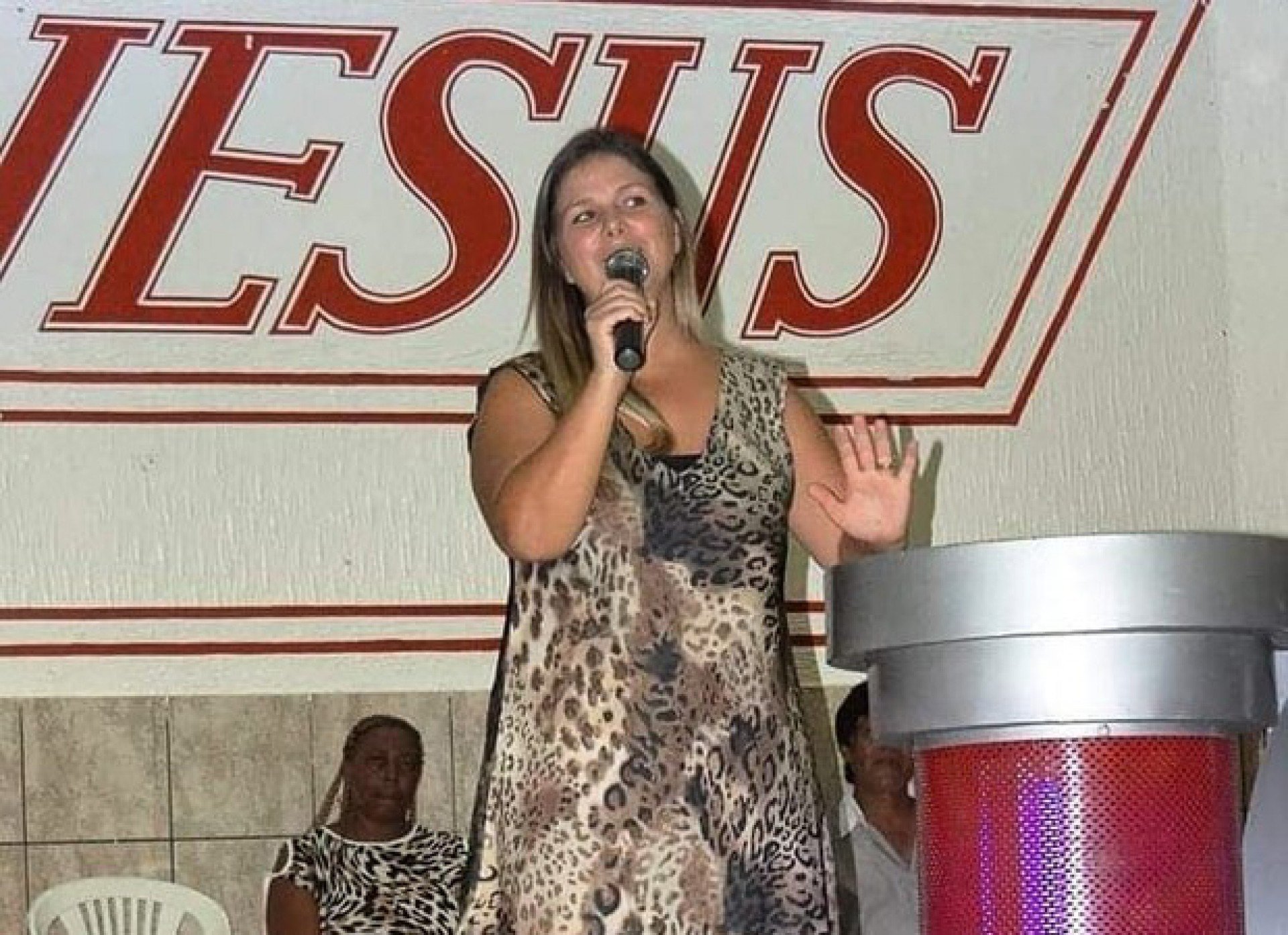 Ex-Ronaldinha ensina oração para afastar desejo carnal Jornal MEIA HORA