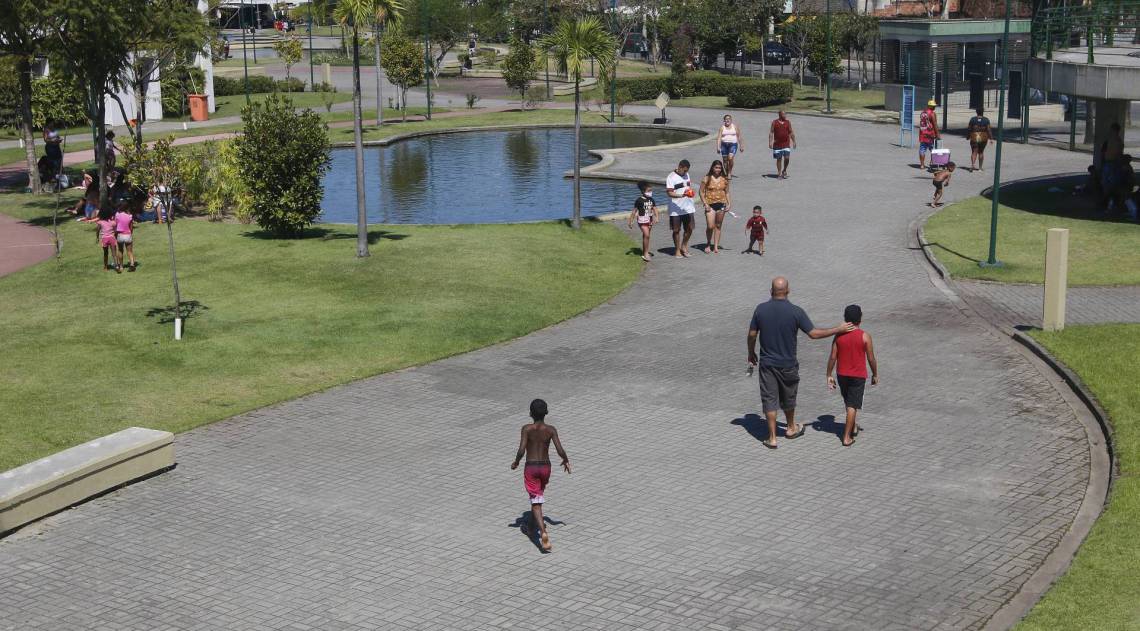 Rio de Janeiro - RJ  - 30/08/2020 - Geral - Movimenta&ccedil;ao Parque Madureira, zona norte do Rio, na manha de hoje - Foto Reginaldo Pimenta / O Dia - Reginaldo Pimenta / Agencia O Dia