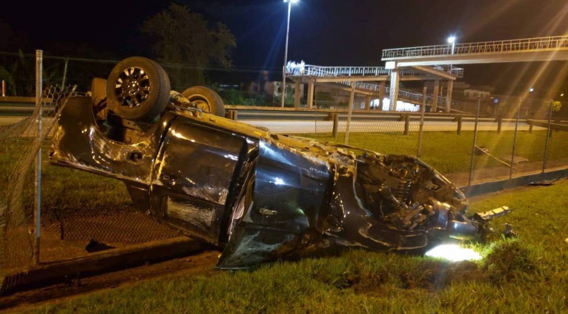 Prefeito de Magé sofre acidente de carro em rodovia - Reprodução