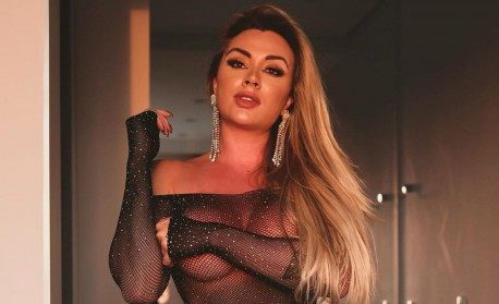 Juju Salimeni dispensa uso de peça íntima: 'Odeio'