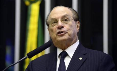 Paulo Maluf é internado no Albert Einstein com pneumonia