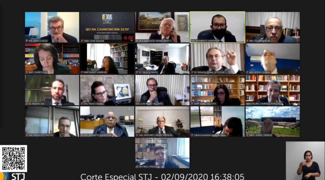 Em plenária virtual (acima), ministros do STJ decidiram manter o afastamento do governador Wilson Witzel por 180 dias. A prisão do Pastor Everaldo (ao lado, em foto durante campanha de Wizel) também foi mantida - Reprodução/STJ