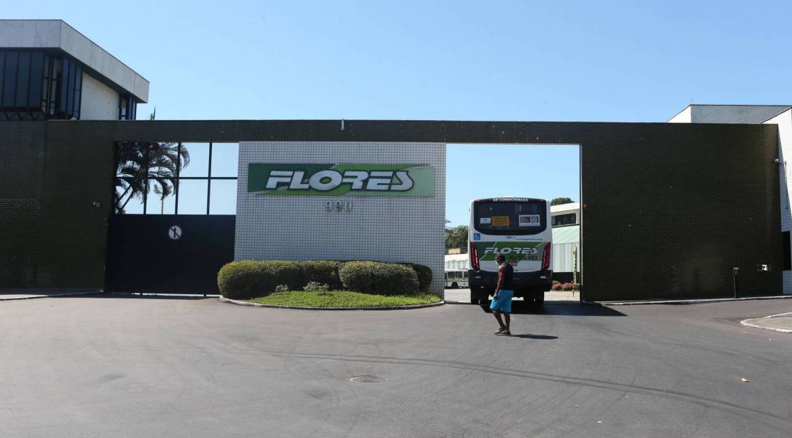 No início deste mês, mais de 300 trabalhadores foram demitidos