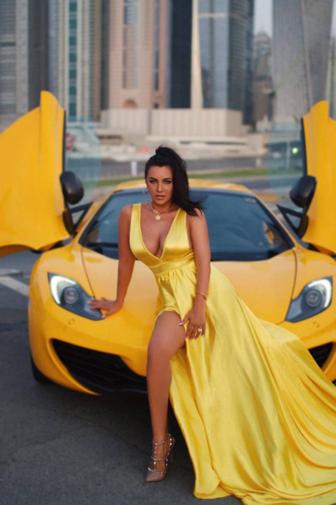 Ex-bailarina do Gugu, Simone Siqueira