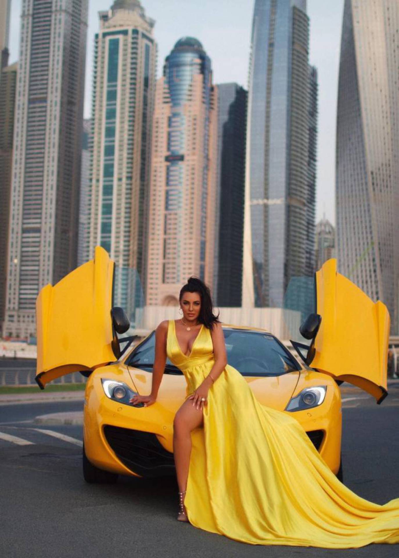 Ex-bailarina do Gugu, Simone Siqueira