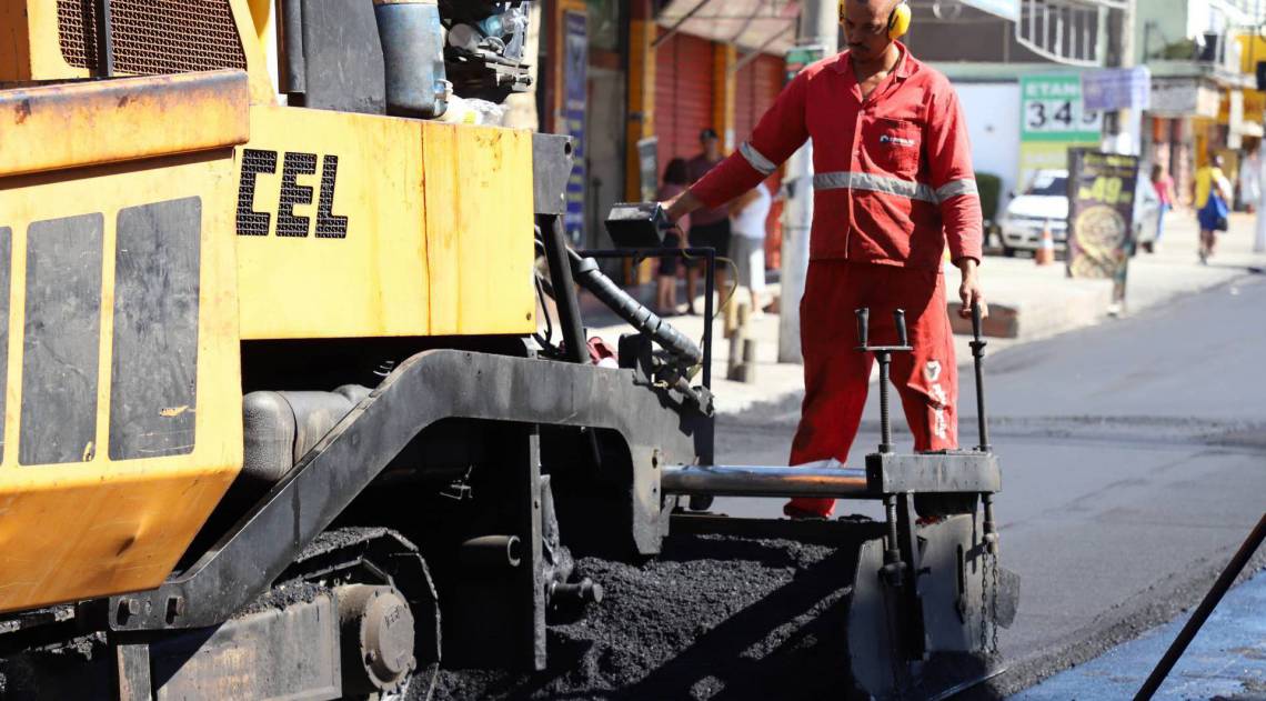 Novas pavimentações são realizadas no Centro de Meriti. - Divulgação