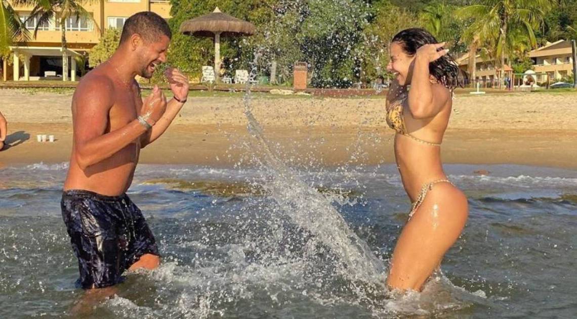 Guilherme Militão e Viviane Araújo em resort em Angra dos Reis