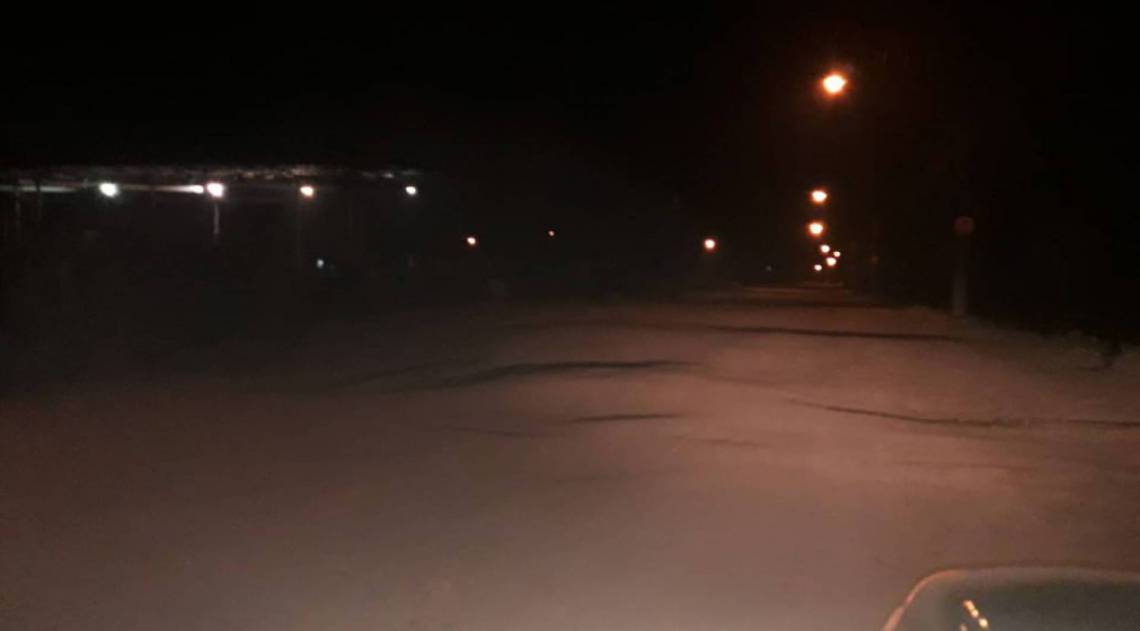 Sa&iacute;da do trabalho &agrave; noite do Distrito Industrial de Santa Cruz &eacute; um risco: falta ilumina&ccedil;&atilde;o nas ruas e os buracos s&atilde;o verdadeiras crateras