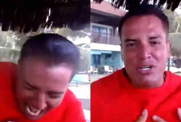 Leo Dias toma choque ao vivo

