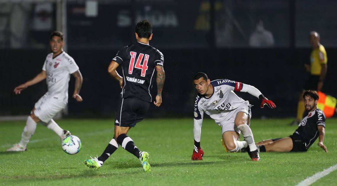 Rio,06/09/2020 -SAO JANUARIO- Futebol, Campeonato Brasileiro 2020, Vasco x Athletico Paranaense, em jogo vÃ¡lido pela 7Âª rodada.Na foto, GOL.Foto: ClÃ©ber Mendes/AgÃªncia O Dia - ClÃ©ber Mendes