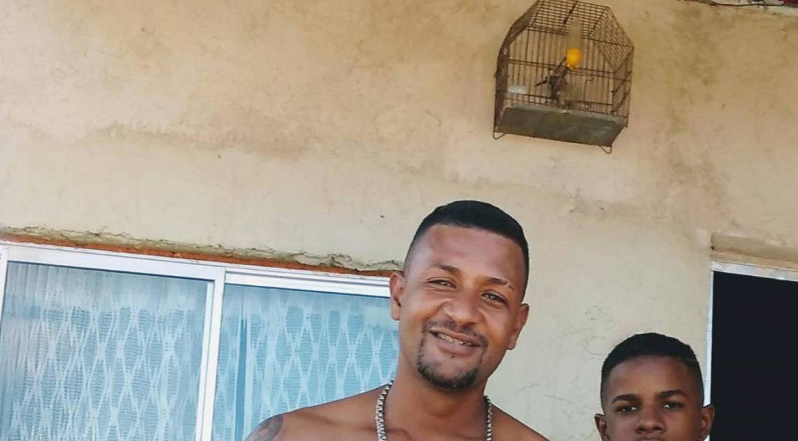 Tiago acompanha as buscas ao filho João Carlos 