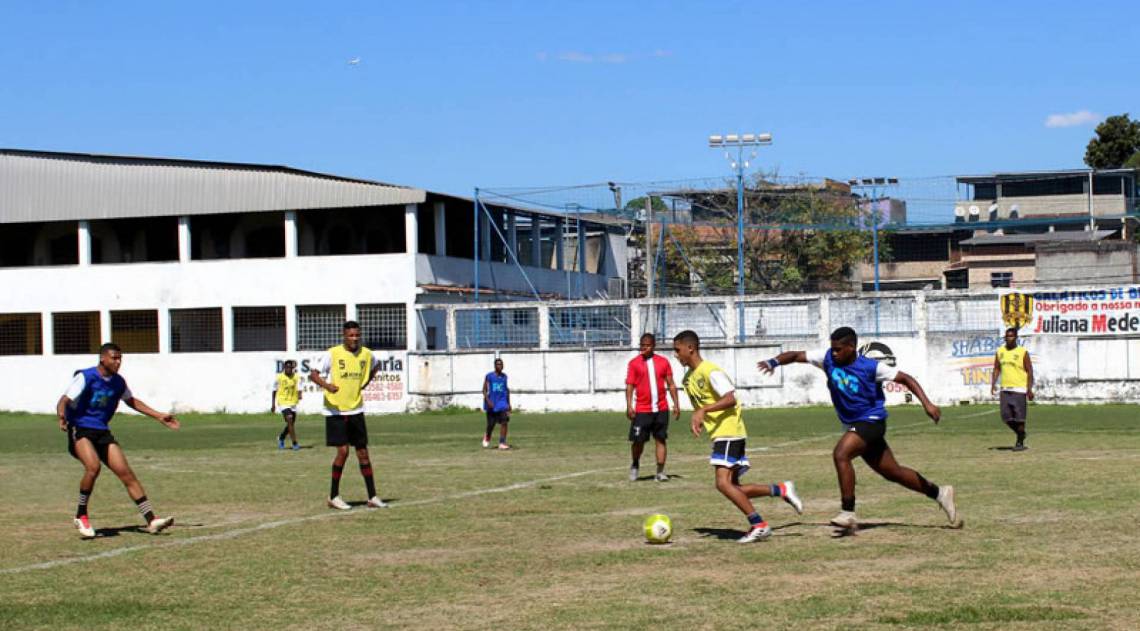 Coletivo da seletiva no Estádio José Alvarenga